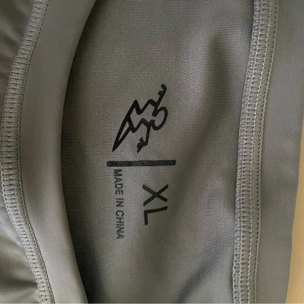 Dahui Rash Guard - Picture 8 of 11